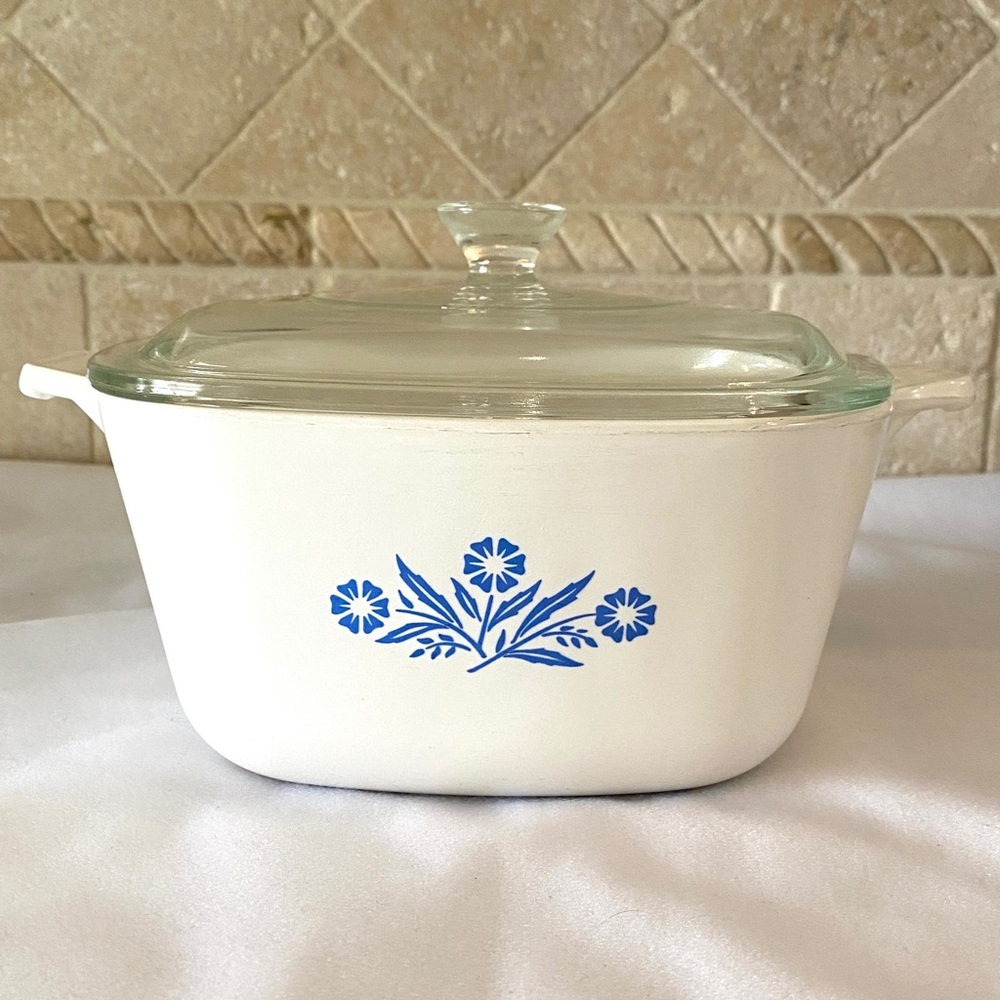 CorningWare Blue Cornflower Casserole Dish 1 1/2 Qt Glass Pyrex Lid Ovenproof